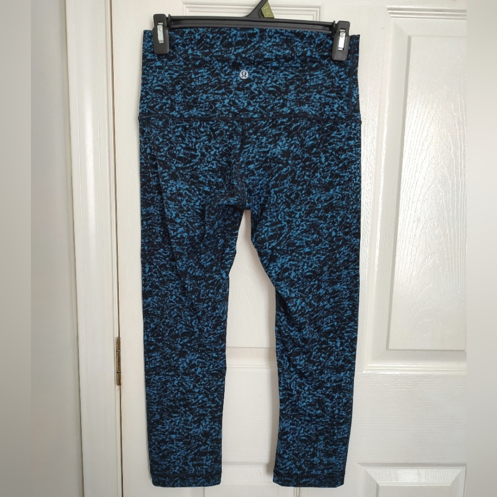 Lululemon Wunder Under Crop (Hi-Rise) (21") Iced Wave Capri Black, Size 8